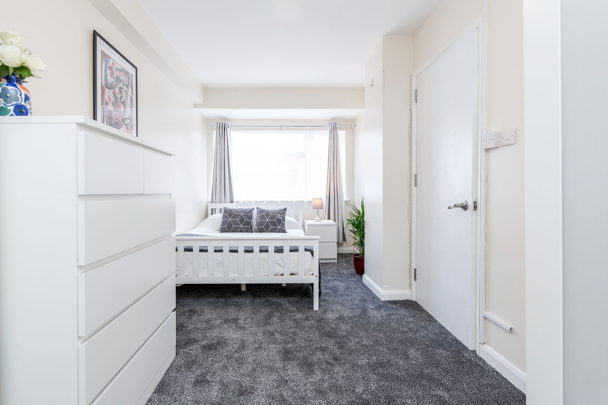 Room 1, Aplin Way Double & Free Parking