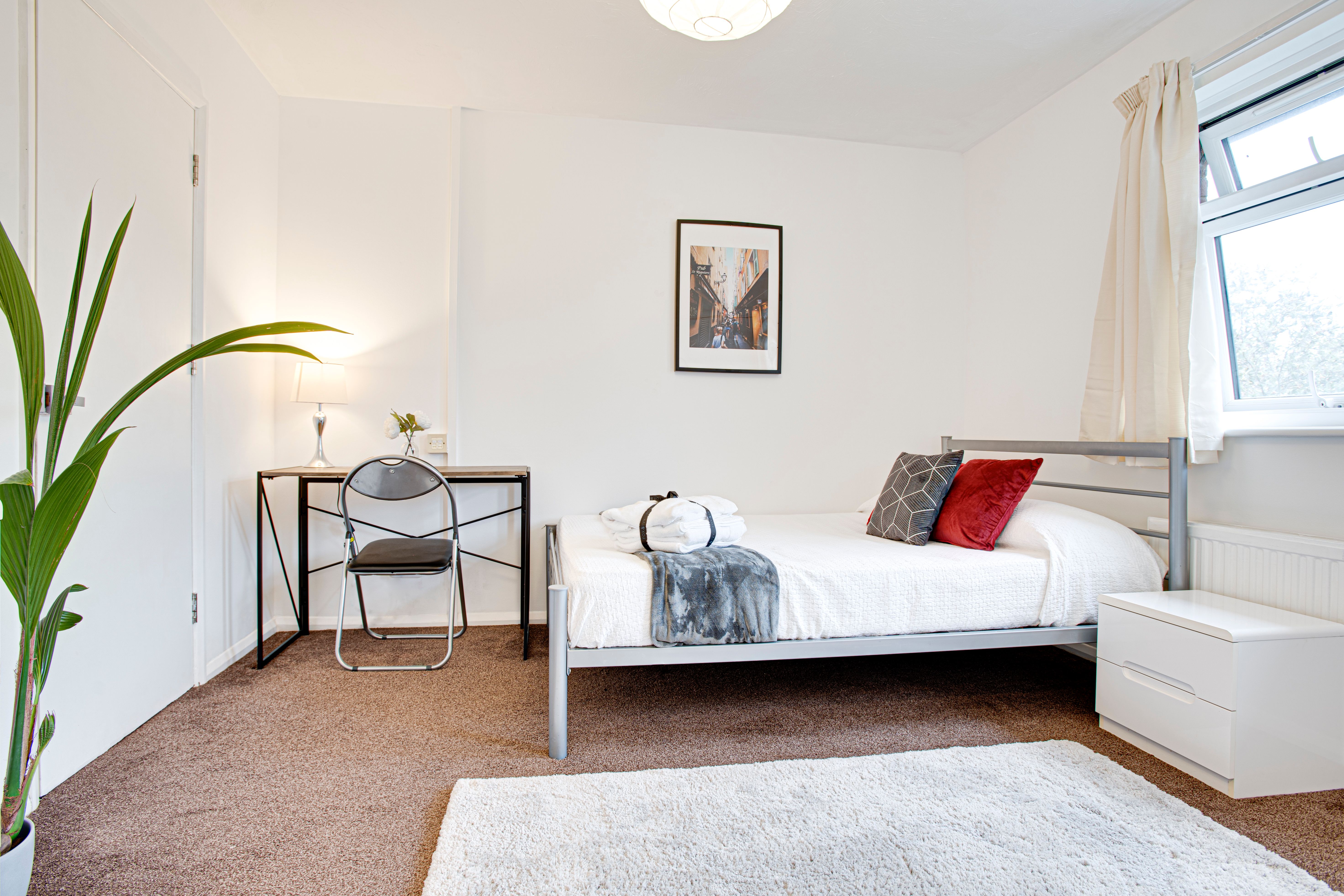 Room 5, Sterling Place, Ealing (H)